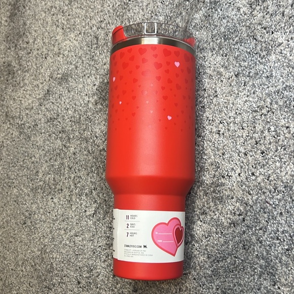 ❤️ Stanley 40 oz Stainless Steel H2.0 Flowstate
Quencher Tumbler Ruby Hearts - Picture 3 of 4